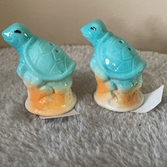 Mini turtle salt & pepper shaker set new - Picture 4 of 4